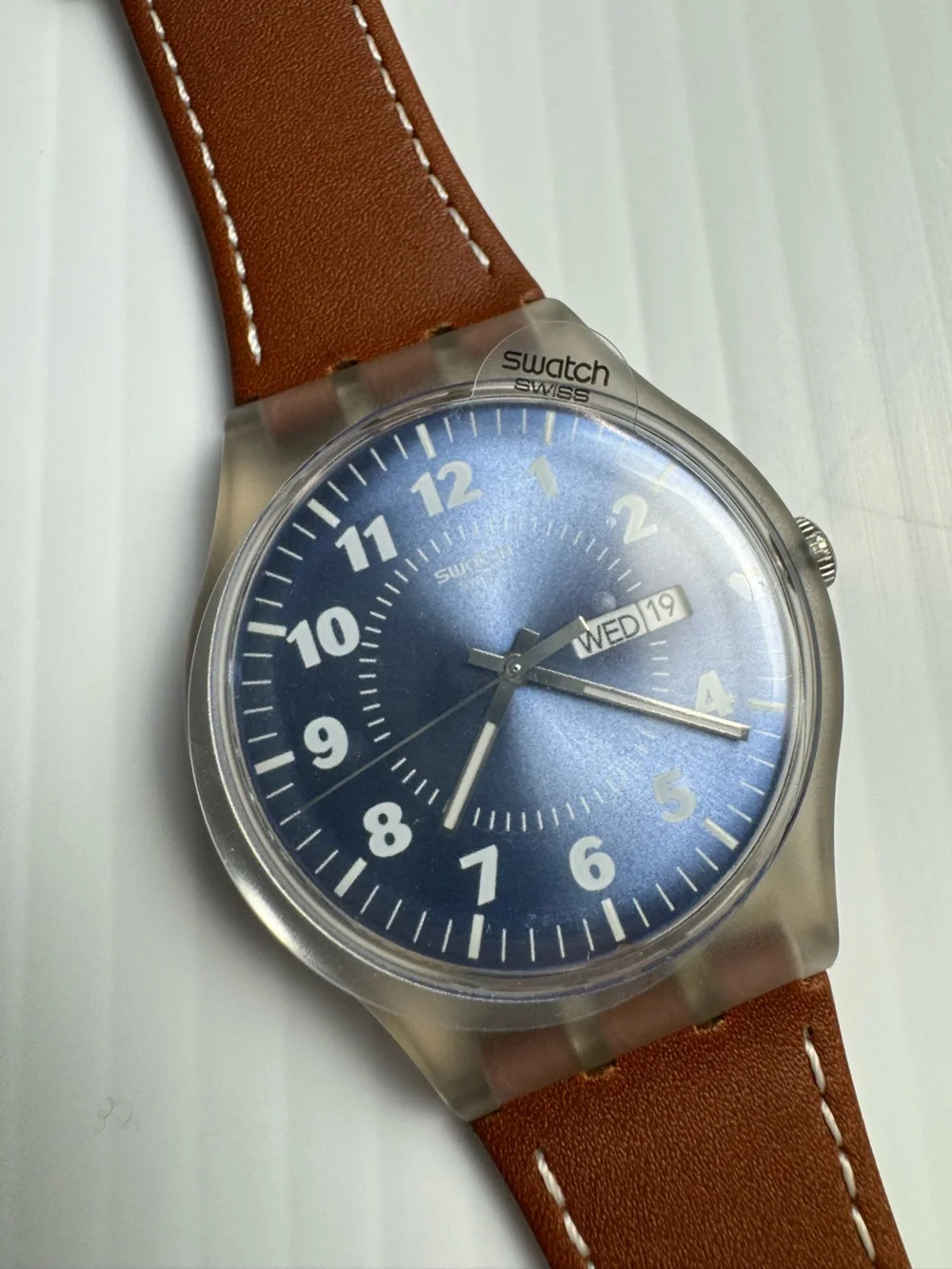 Swatch NWT+Box SUOK709 Vent Brülant Leather Strap Brand New